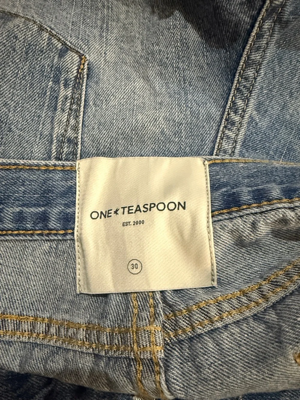 One Teaspoon Dukes Low Waist faded blue Frayed Hem Denim Shorts Size 30 Waist - Picture 10 of 11